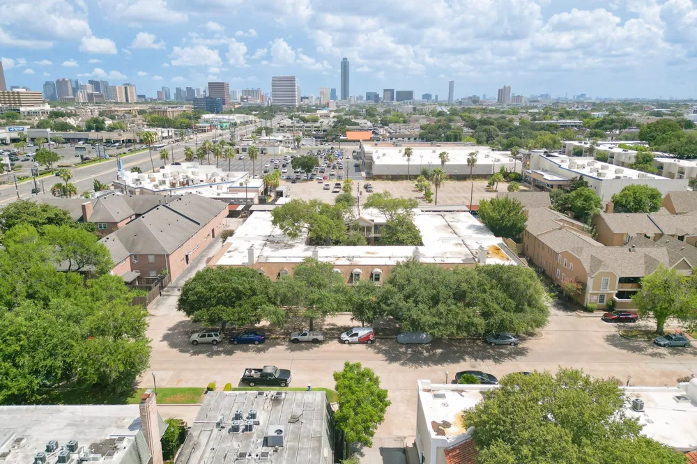 2727 Briarhurst Drive #25 Houston, TX 77057