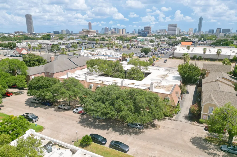 2727 Briarhurst Drive #25 Houston, TX 77057