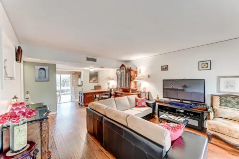 2727 Briarhurst Drive #25