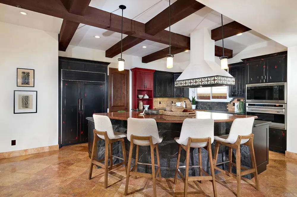 6811 VIANDA COURT Carlsbad, CA 92009