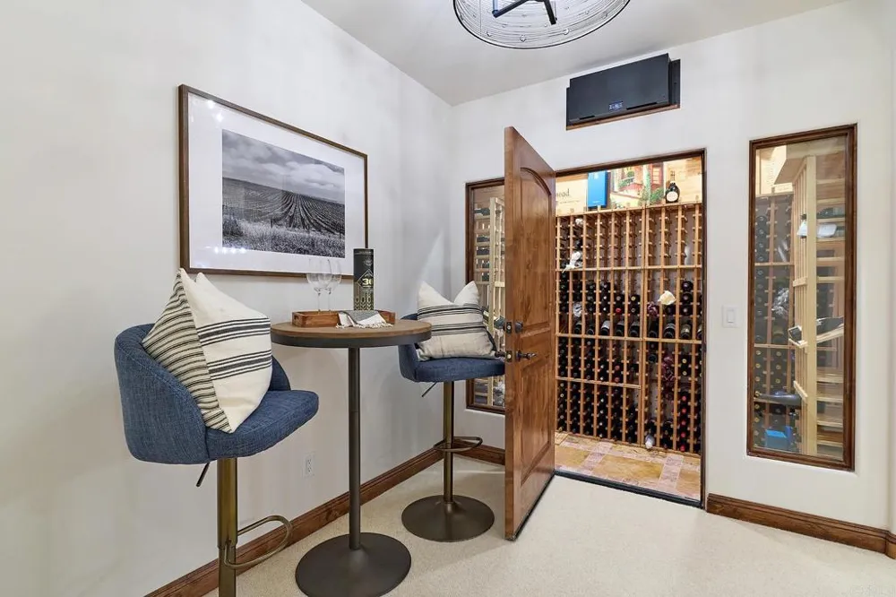 6811 VIANDA COURT Carlsbad, CA 92009