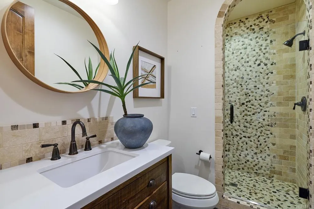 6811 VIANDA COURT Carlsbad, CA 92009