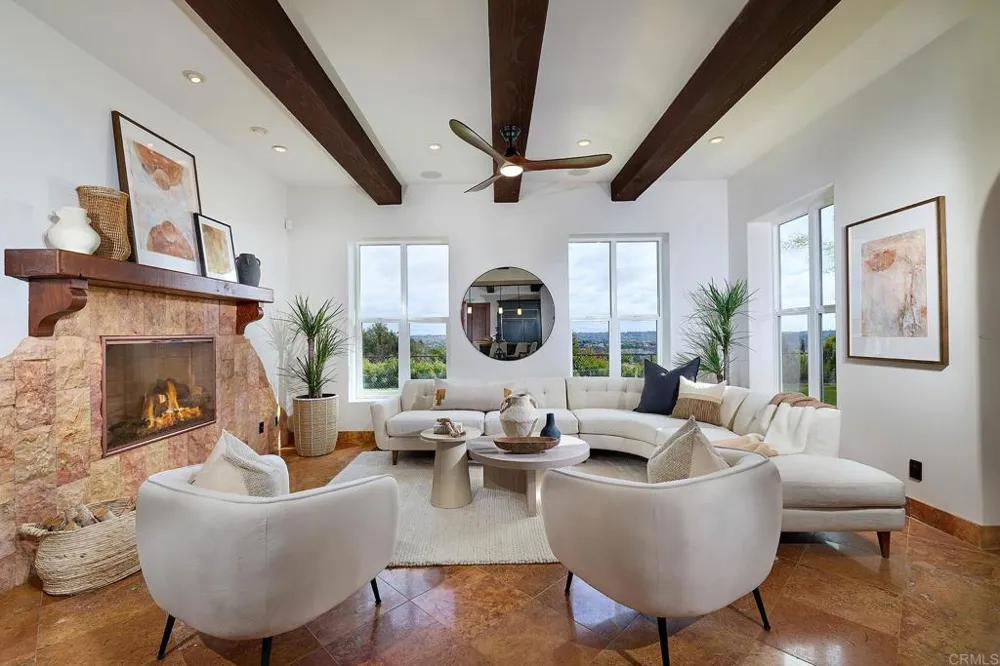 6811 VIANDA COURT Carlsbad, CA 92009