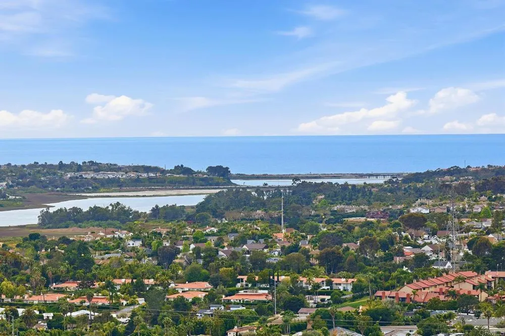 6811 VIANDA COURT Carlsbad, CA 92009