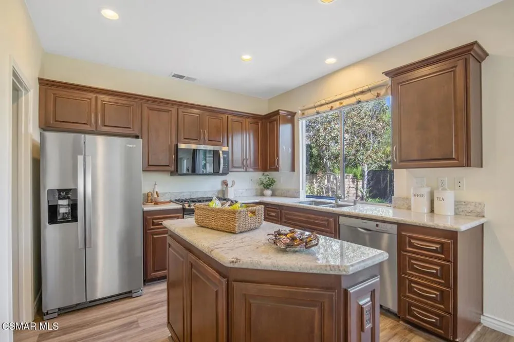 3851 Alex Court Newbury Park, CA 91320
