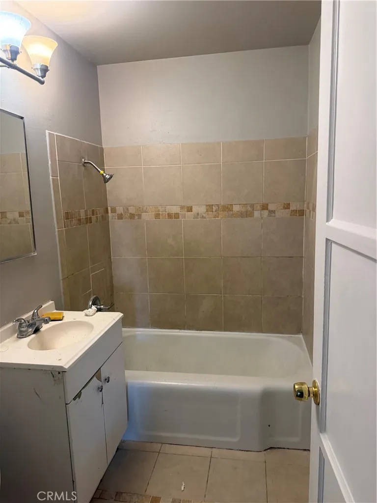 600 Kathleen Barstow, CA 92311