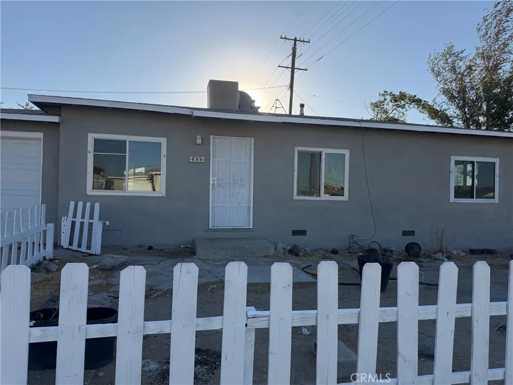 600 Kathleen Barstow, CA 92311