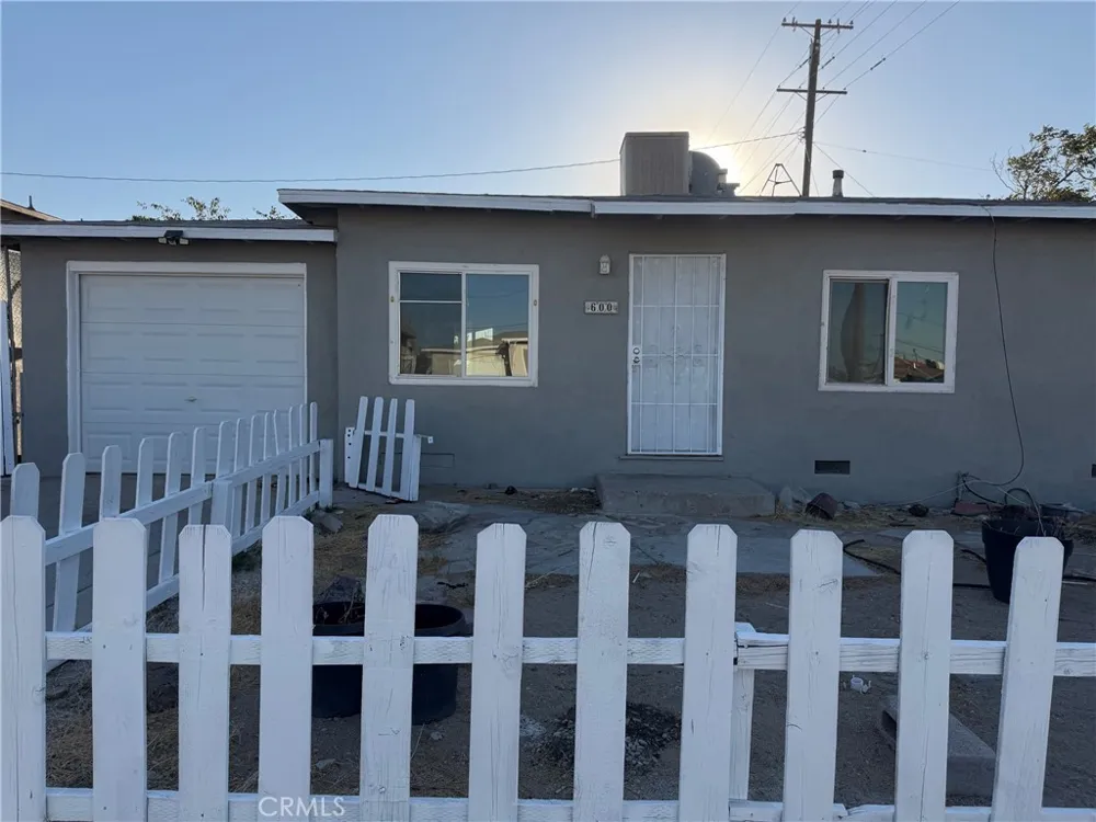 600 Kathleen Barstow, CA 92311