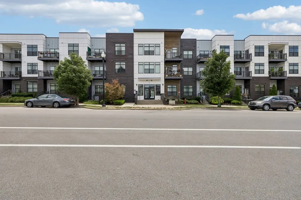 1638 54th Ave #101 Nashville, TN 37209