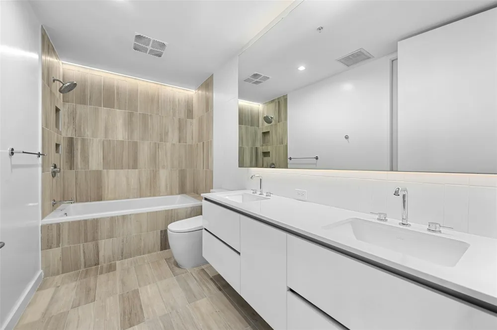 313 W 17th Street #2402 Austin, TX 78701