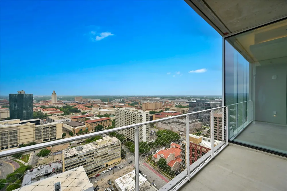 313 W 17th Street #2402 Austin, TX 78701