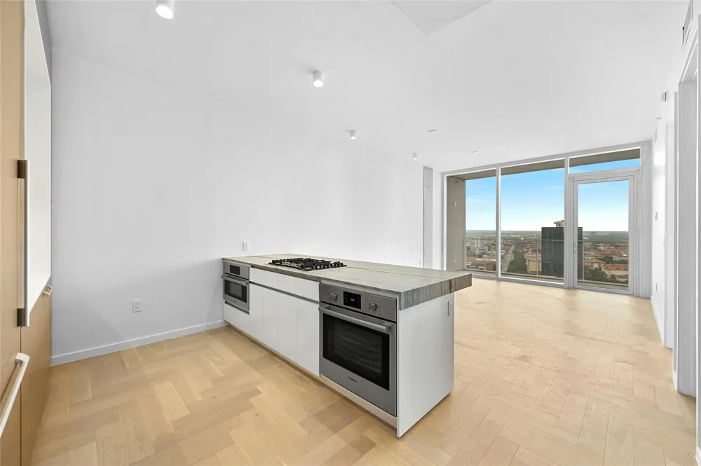 313 W 17th Street #2402 Austin, TX 78701