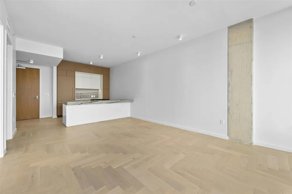 313 W 17th Street #2402 Austin, TX 78701