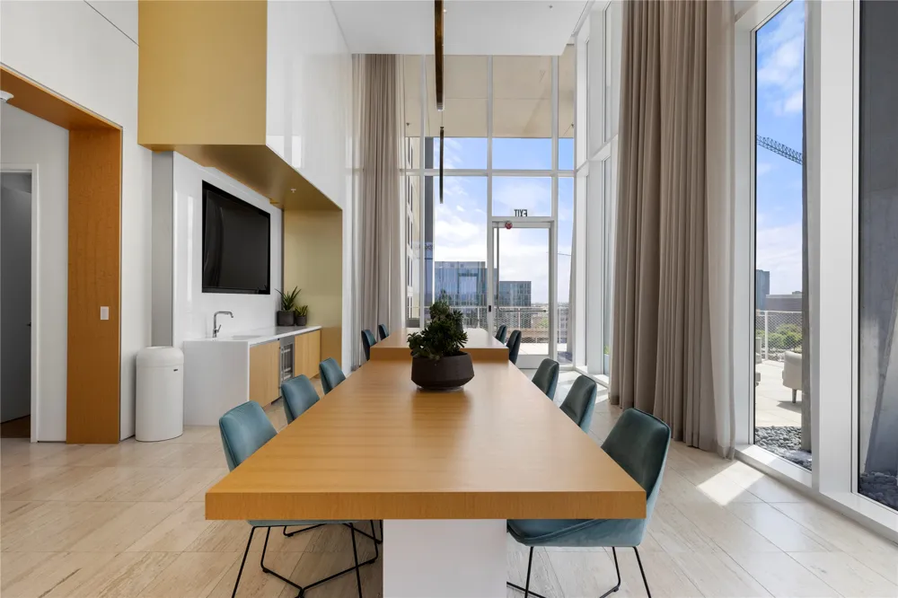 313 W 17th Street #2402 Austin, TX 78701