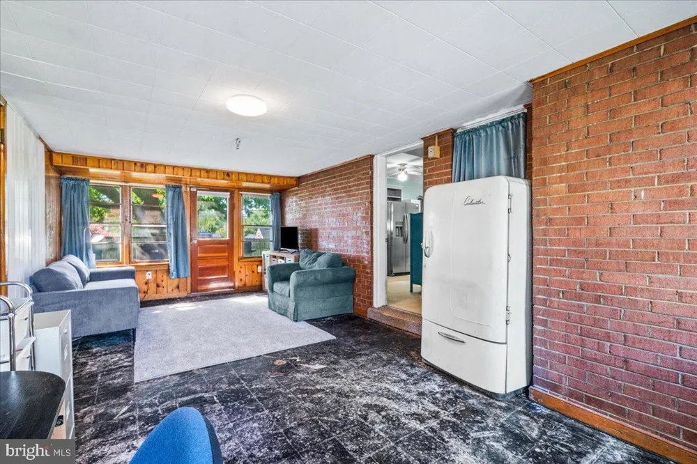 17625 YORK ROAD Hagerstown, MD 21740