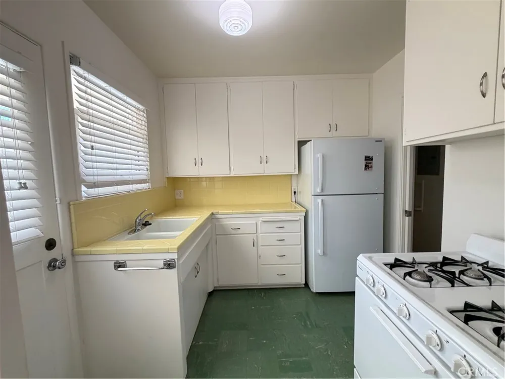 1120 Monterey #8 Alhambra, CA 91801