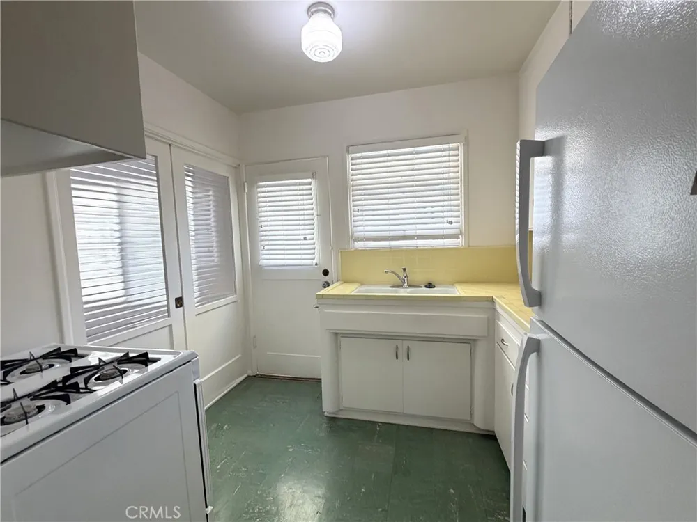 1120 Monterey #8 Alhambra, CA 91801