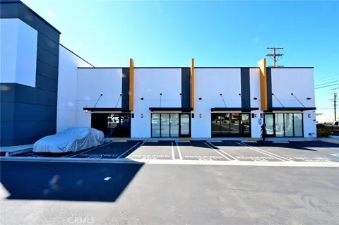 252 W Chestnut