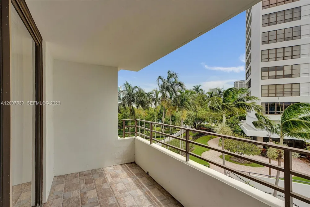 600 Three Islands Blvd #311 Hallandale Beach, FL 33009