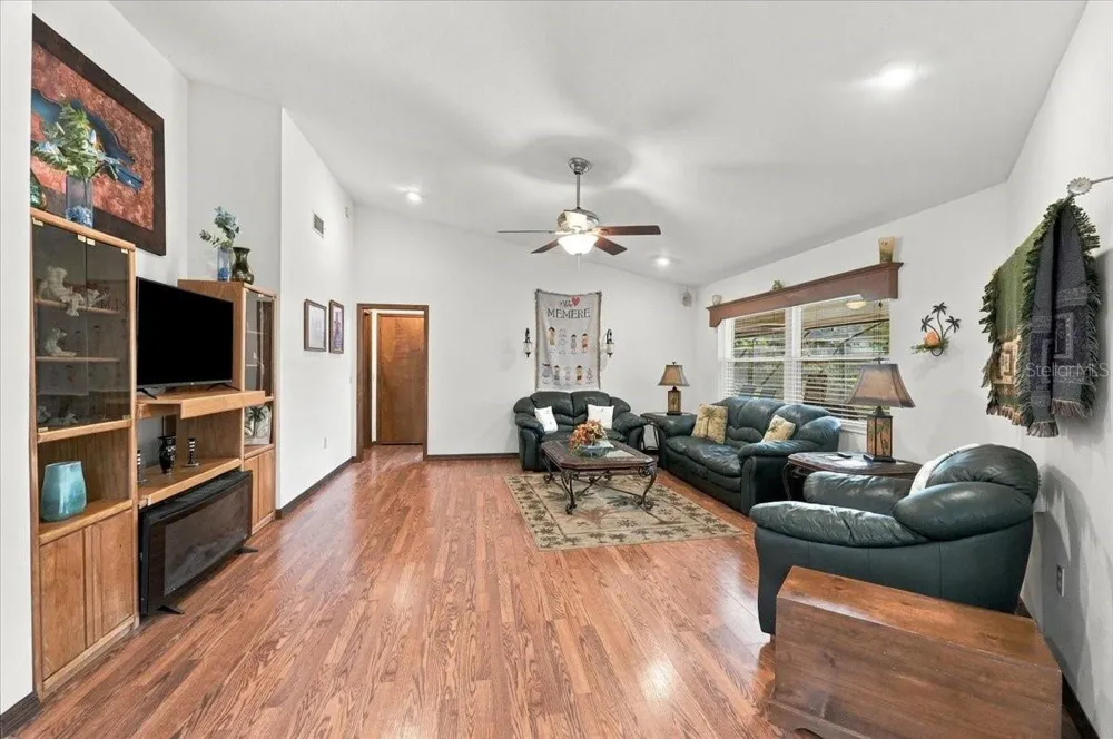 1731 BRANGUS DRIVE Lakeland, FL 33810