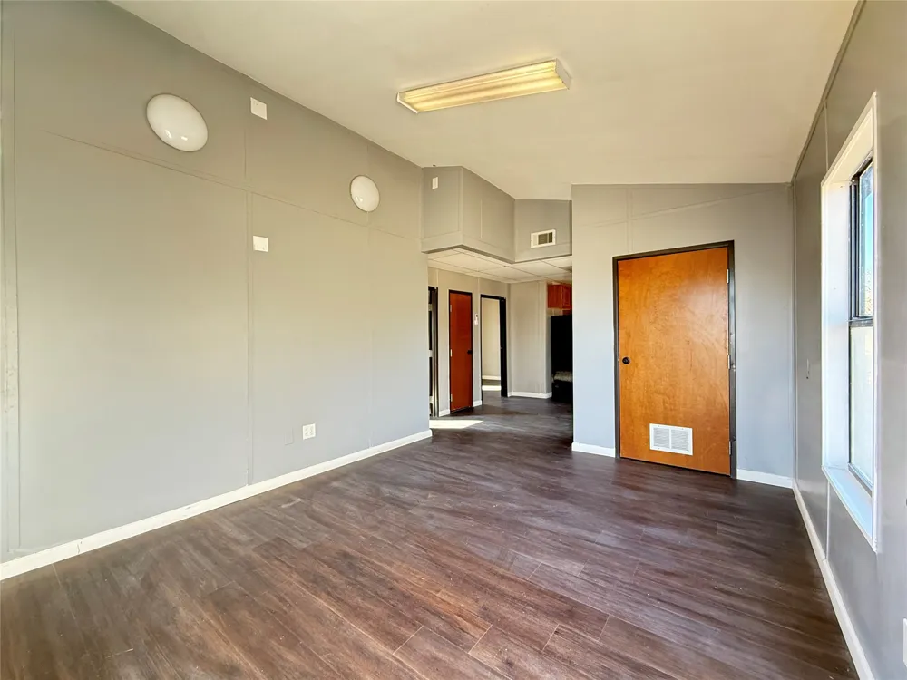 160 Private Road 4352 #B Lampasas, TX 76550
