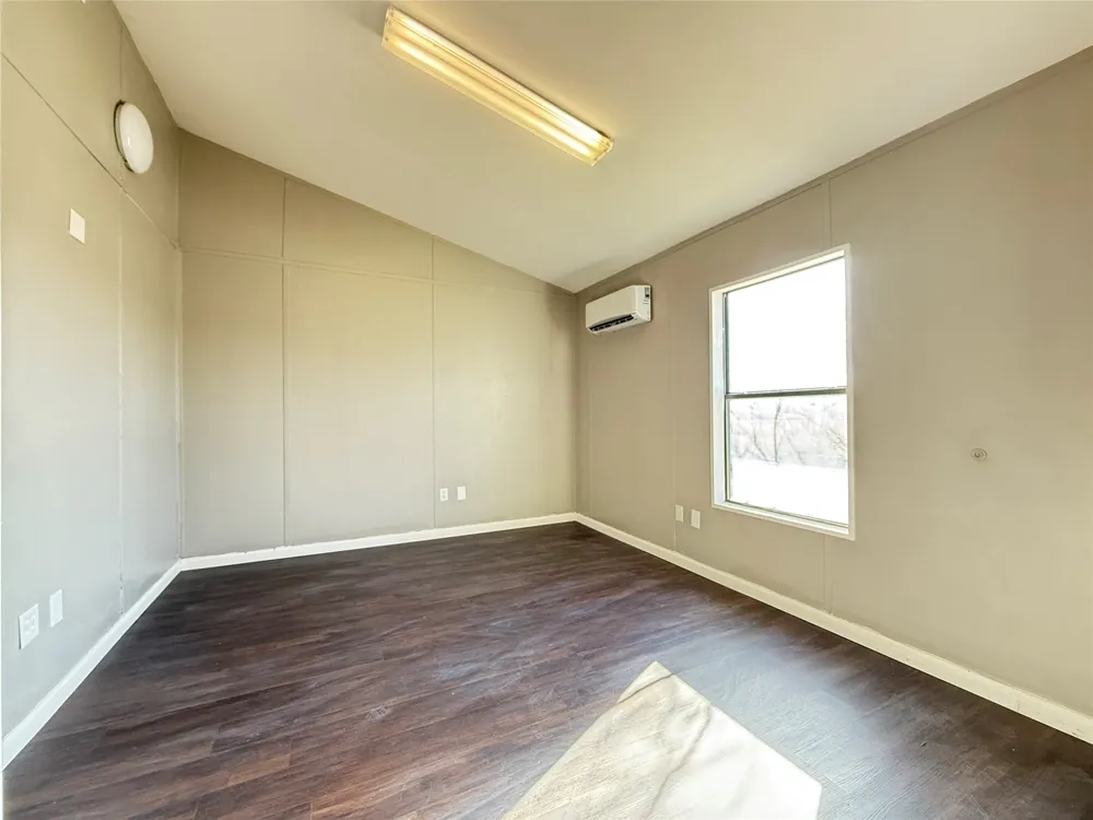 160 Private Road 4352 #B Lampasas, TX 76550
