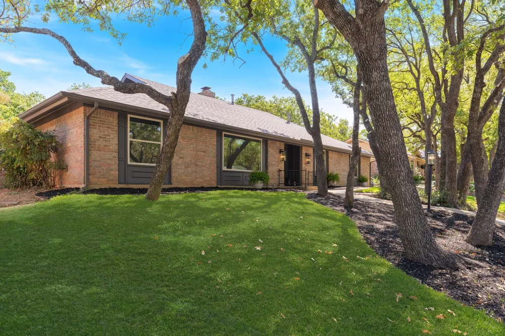 2844 Hurstview Drive Hurst, TX 76054
