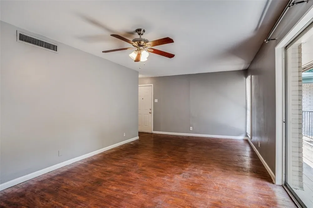 982 S Weatherred Drive #B Richardson, TX 75080