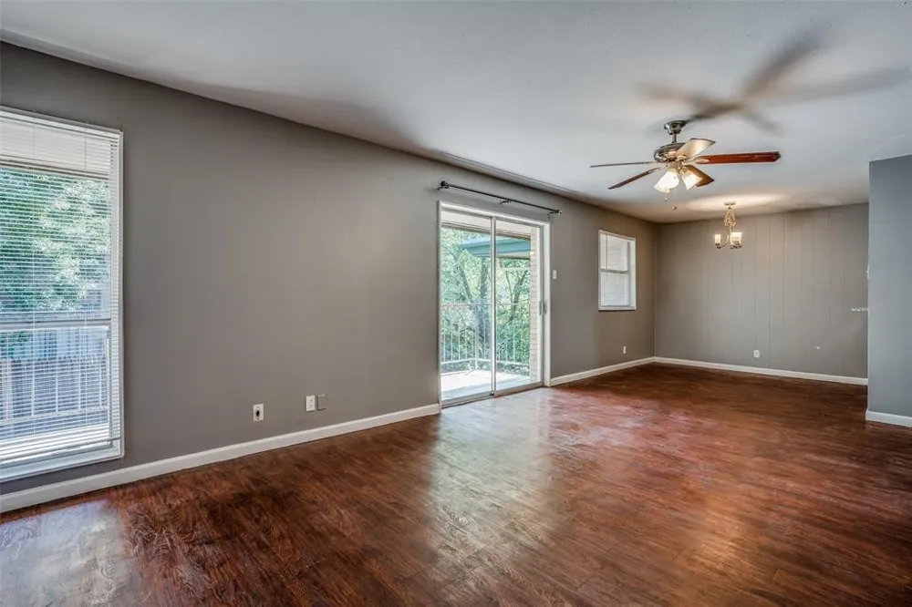 982 S Weatherred Drive #B Richardson, TX 75080
