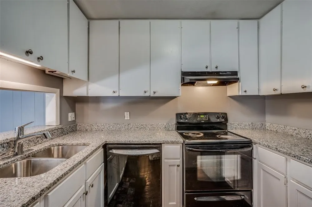 982 S Weatherred Drive #B Richardson, TX 75080