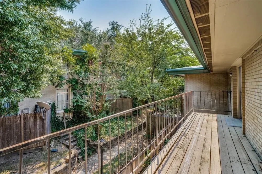 982 S Weatherred Drive #B Richardson, TX 75080