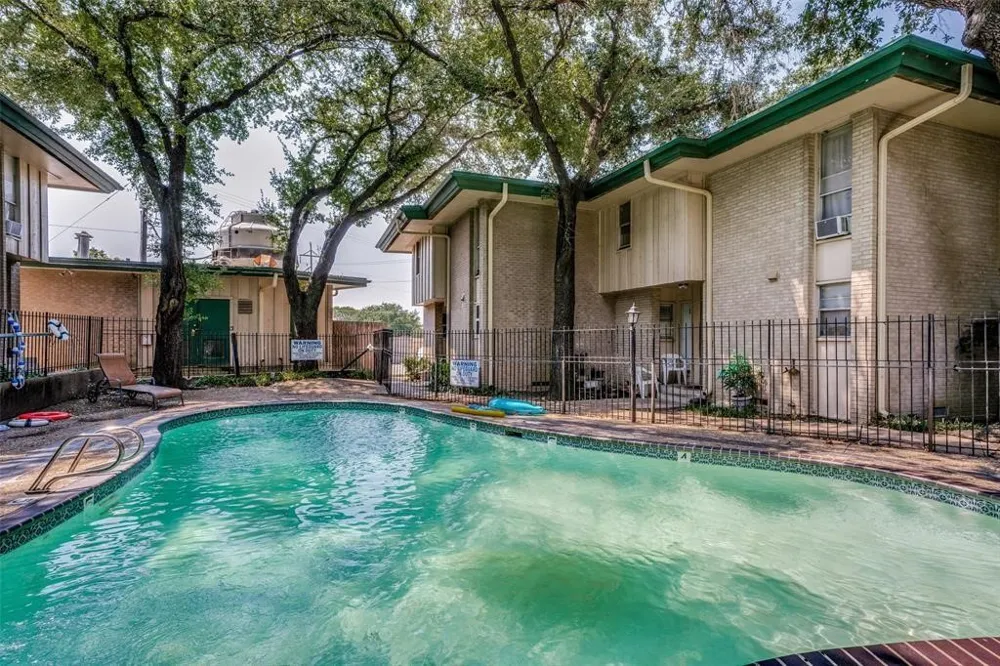 982 S Weatherred Drive #B Richardson, TX 75080