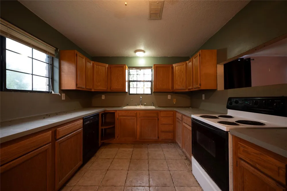 6412 Avenue M Santa Fe, TX 77510
