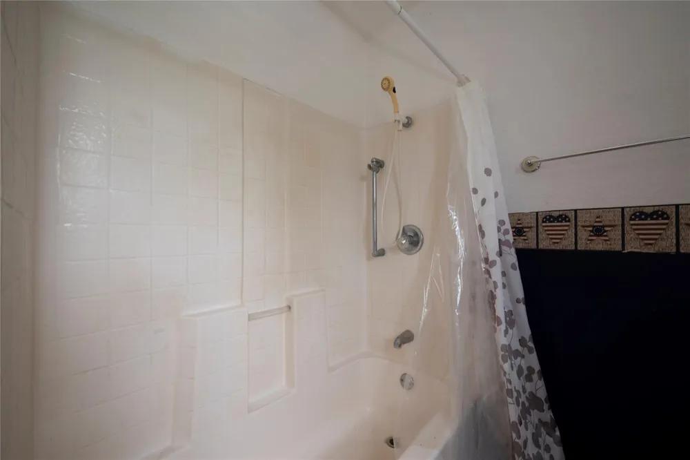 6412 Avenue M Santa Fe, TX 77510