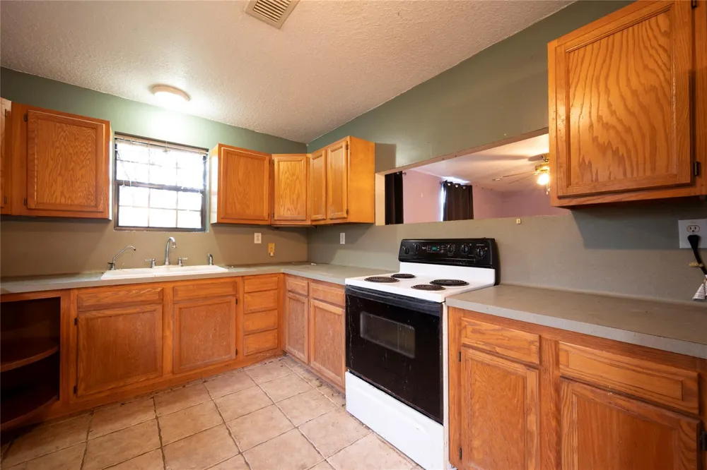 6412 Avenue M Santa Fe, TX 77510
