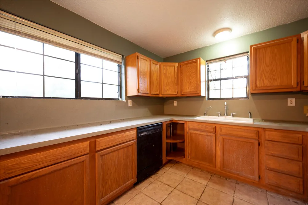 6412 Avenue M Santa Fe, TX 77510