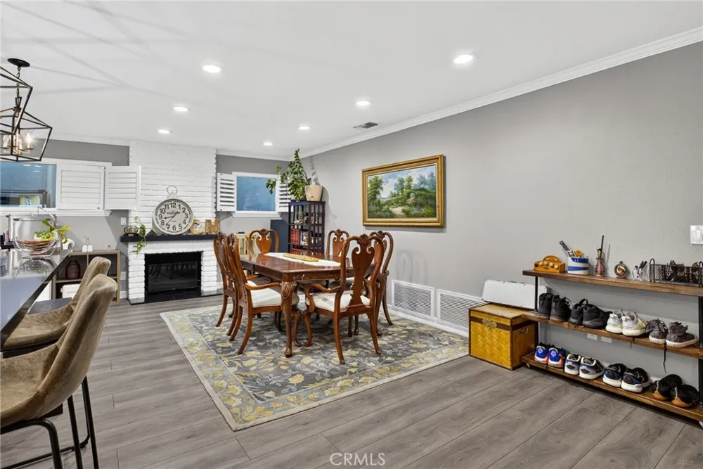 3044 Mountain Top Highland, CA 92346