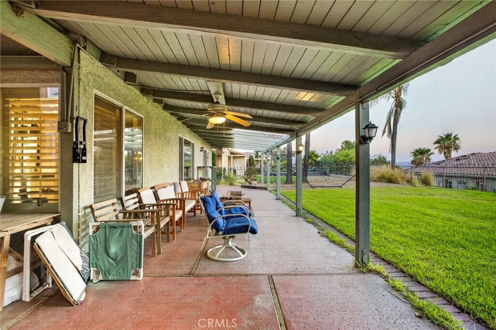 3044 Mountain Top Highland, CA 92346