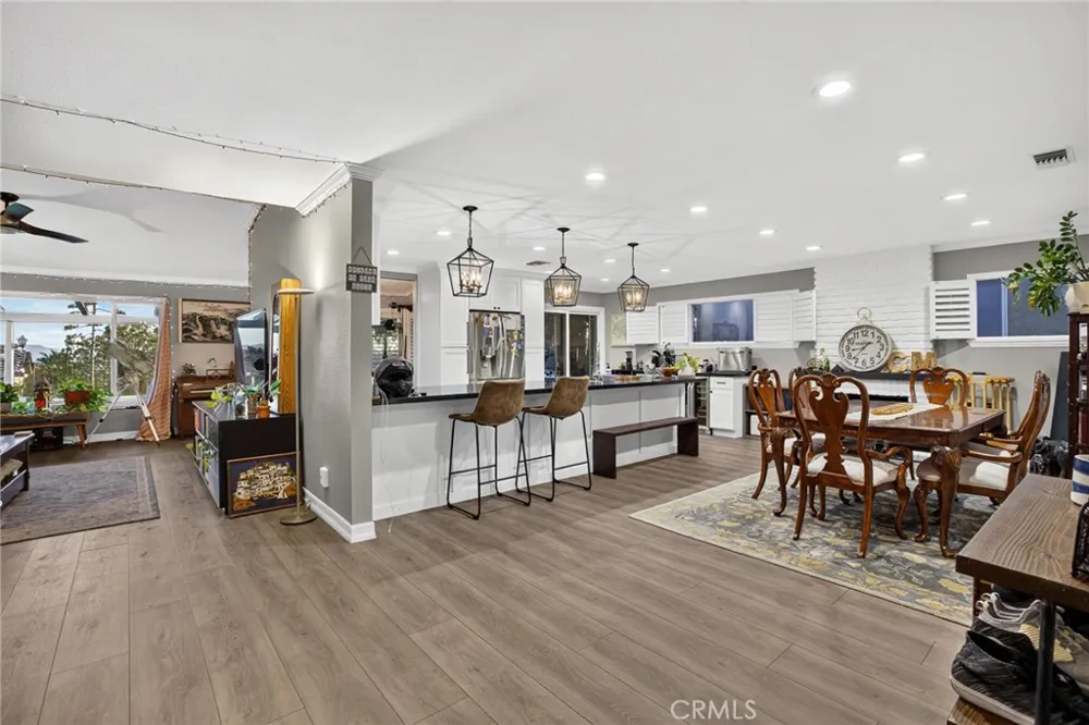 3044 Mountain Top Highland, CA 92346