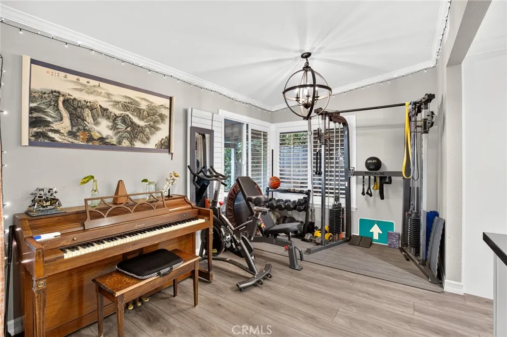 3044 Mountain Top Highland, CA 92346