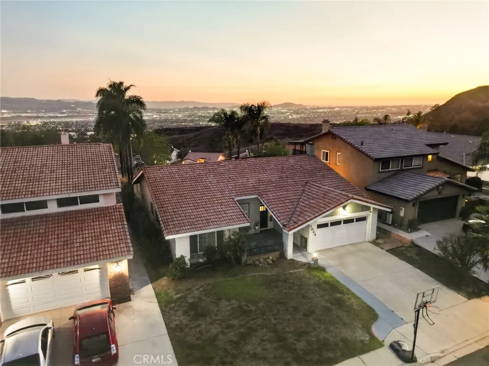 3044 Mountain Top Highland, CA 92346