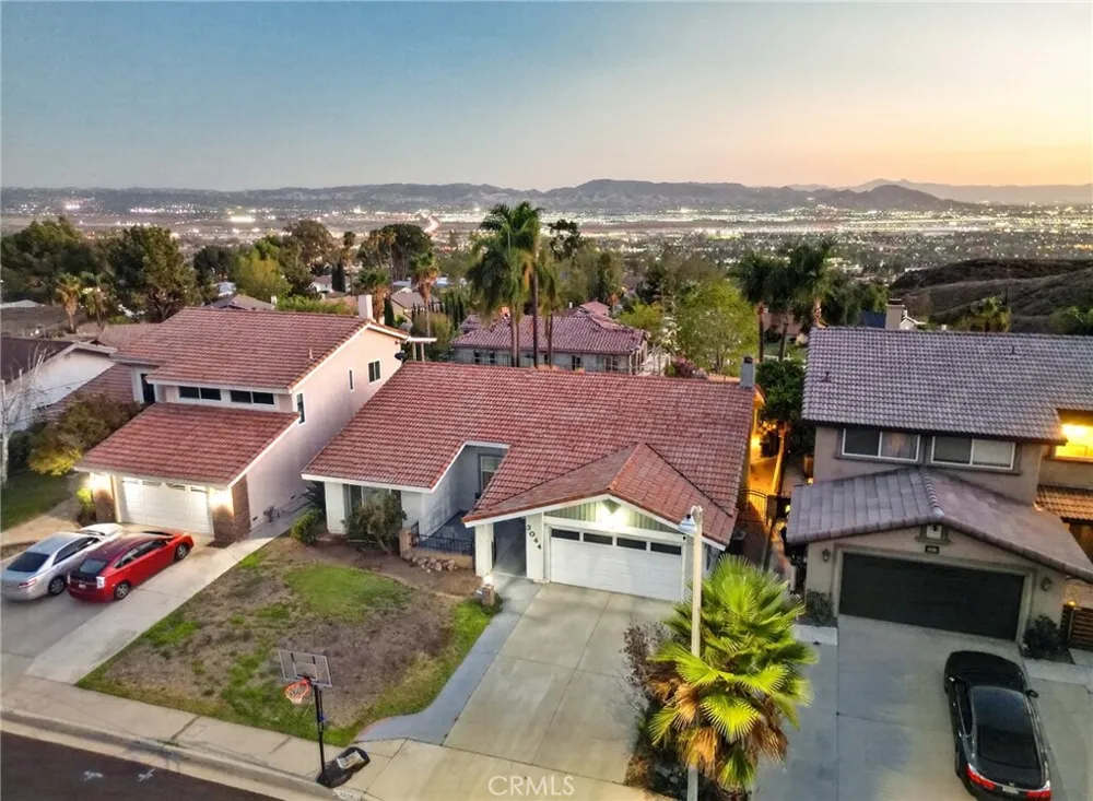 3044 Mountain Top Highland, CA 92346