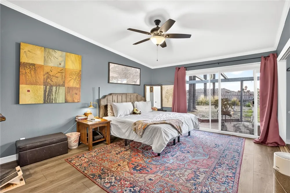3044 Mountain Top Highland, CA 92346