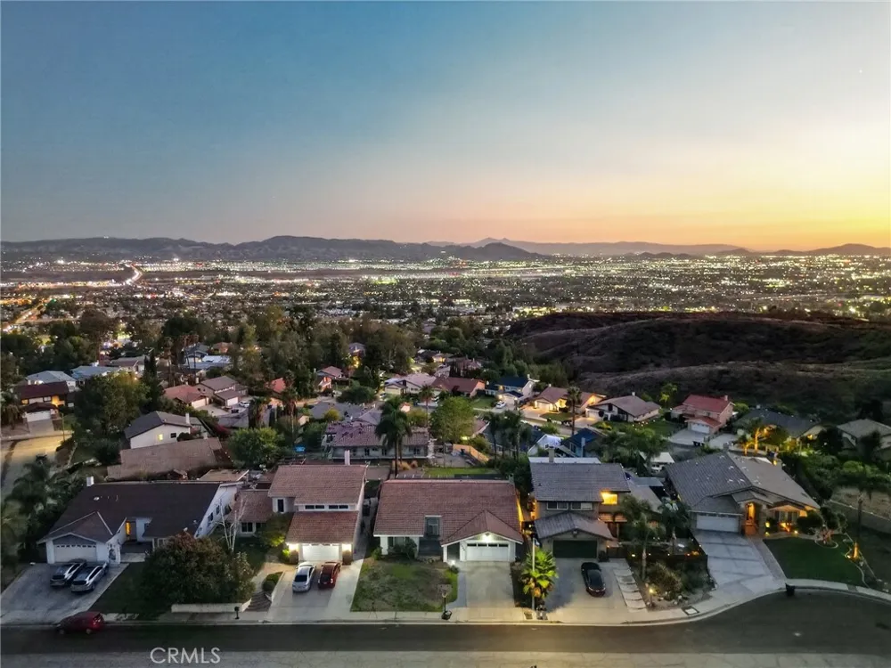 3044 Mountain Top Highland, CA 92346