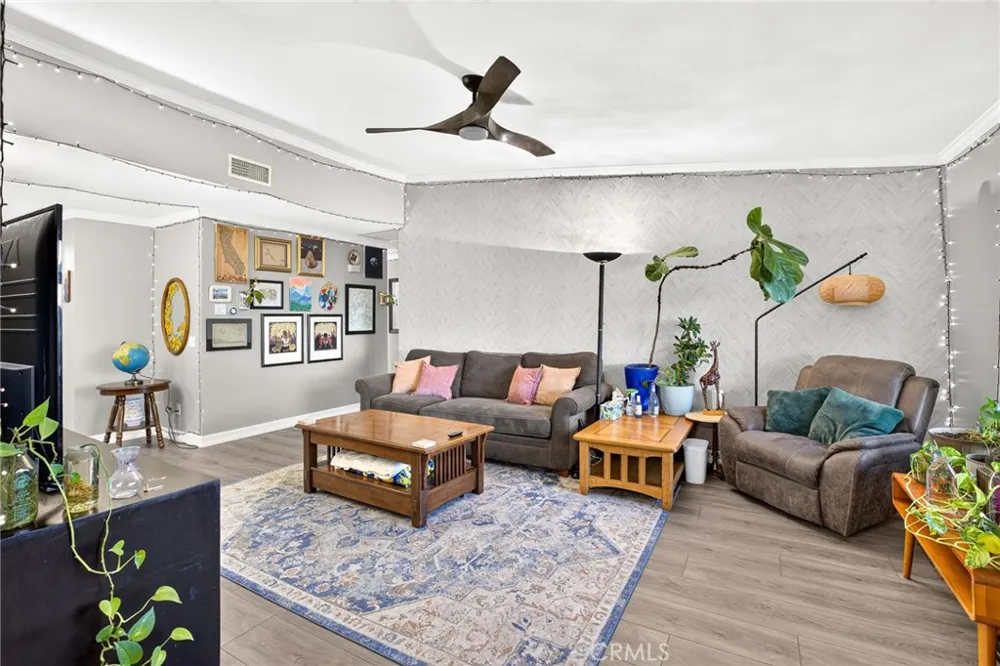 3044 Mountain Top Highland, CA 92346