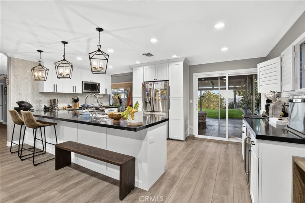 3044 Mountain Top Highland, CA 92346