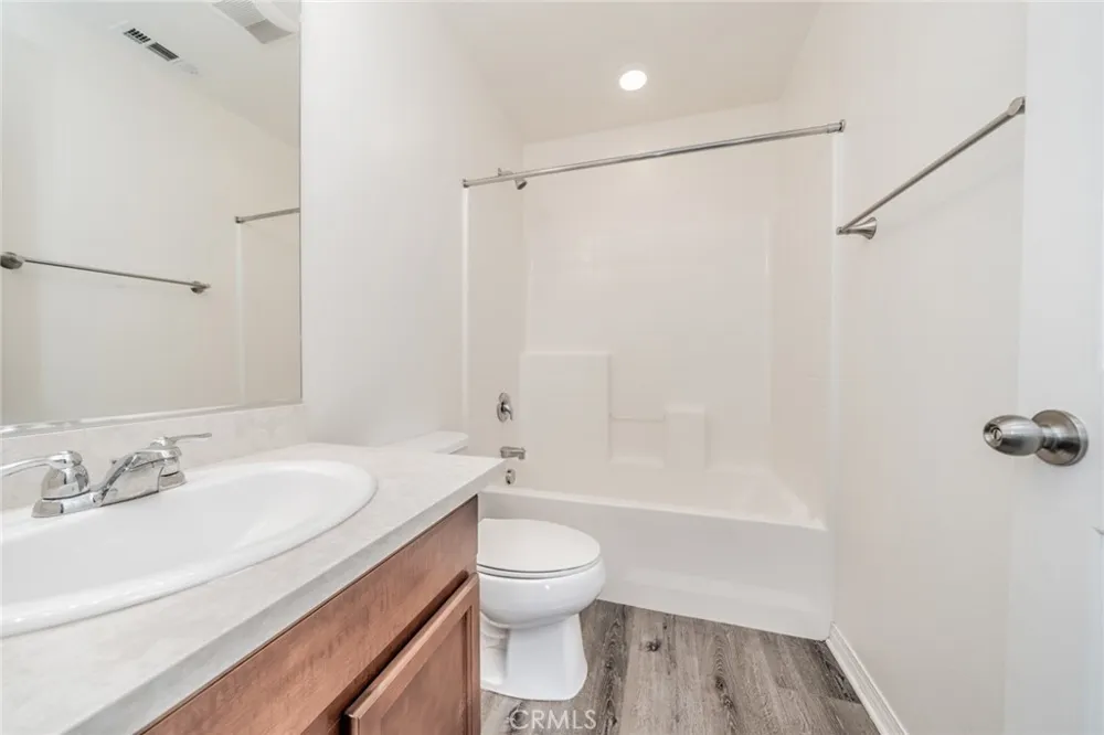 18265 Damiana San Bernardino, CA 92407