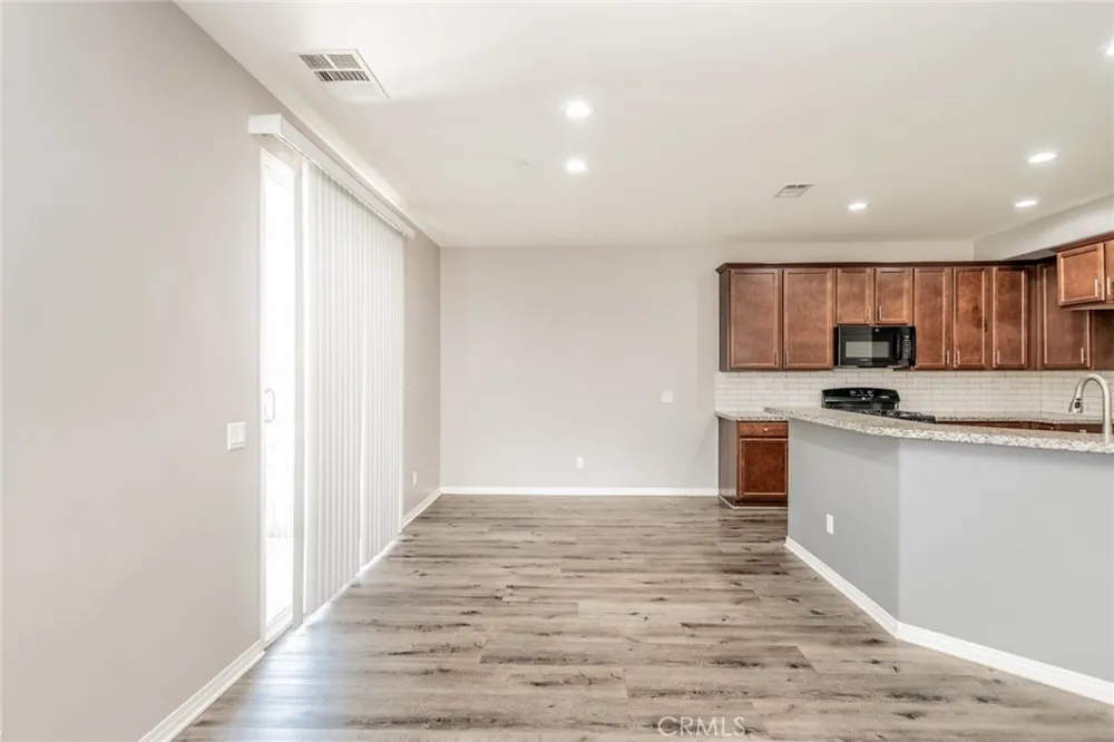 18265 Damiana San Bernardino, CA 92407