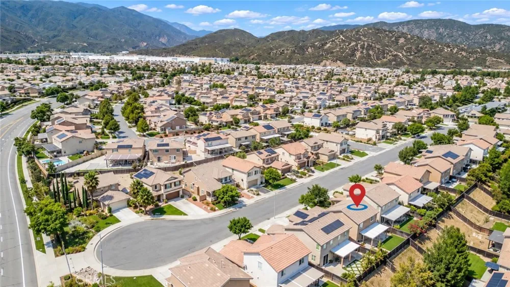 18265 Damiana San Bernardino, CA 92407