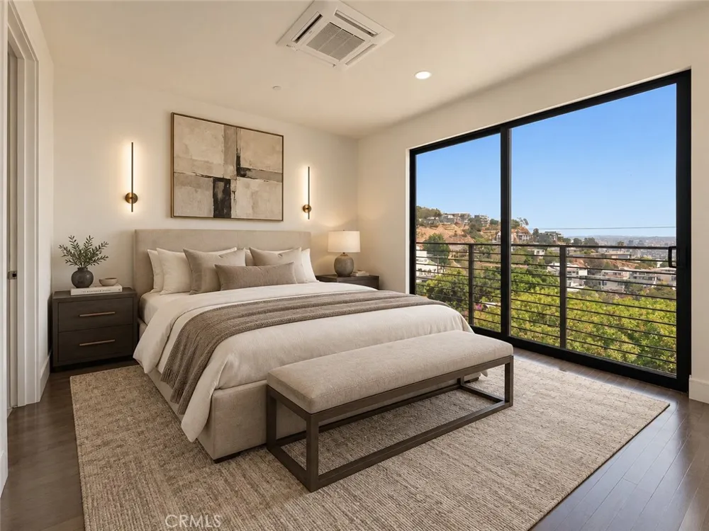 8633 Hollywood Los Angeles, CA 90069